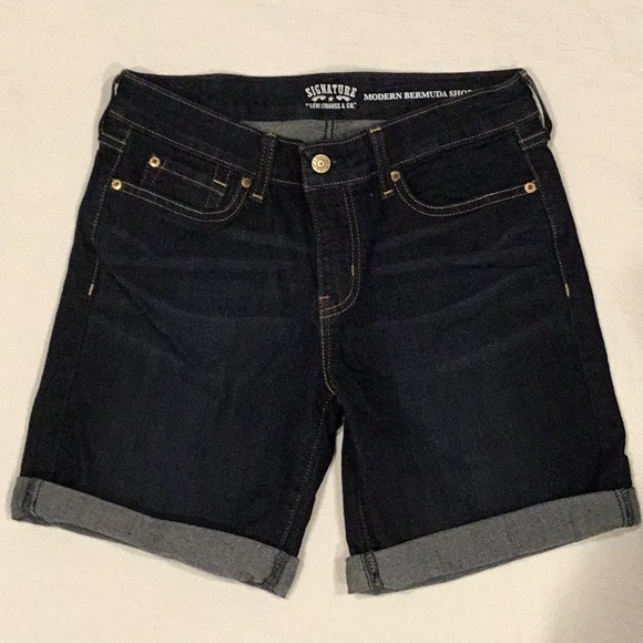 Signature by Levi Strauss Pants - Levi’s Modern Fit Bermuda Denim Jean Shorts Size 4 Never Worn